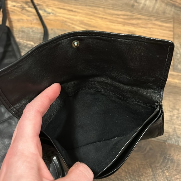 Wilson’s Leather Vintage Small Flap Crossbody and leather wallet - Picture 7 of 10